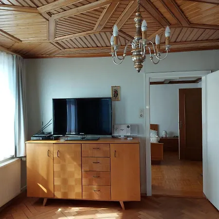 Und Brunner Διαμέρισμα