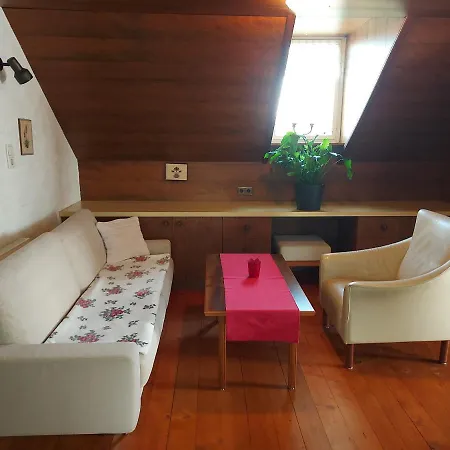 Und Brunner Apartament